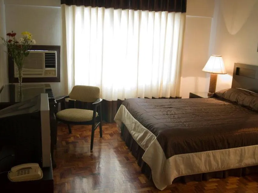 El Rico Suite Makati By Reddoorz Makati City Hotel