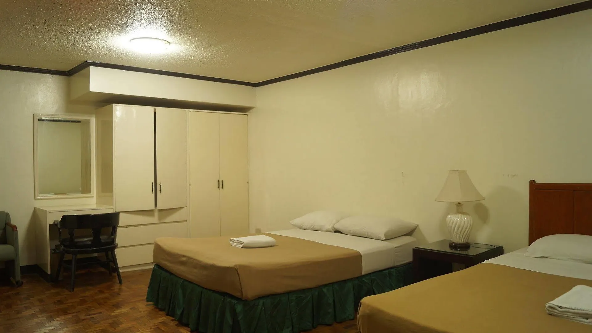 El Rico Suite Makati By Reddoorz Makati City 2*,